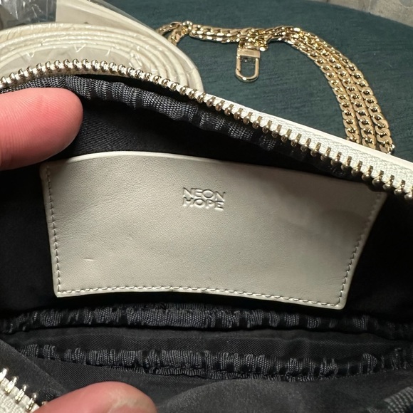 Neon Hope | NEW! BUMBAG & GLASSES CASE IN CREAM - Picture 3 of 8